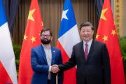 习近平会见智利总统博里奇