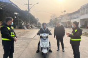 河南内乡县桃溪镇开展道路交通安全宣传活动