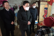夏邑县委宣传部领导春节走访慰问困难群众