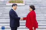 习近平同洪都拉斯总统卡斯特罗举行会谈