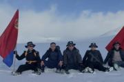 六月 ，零下十四度, 海拔5075米生命刻—雪山上的“藏蓝守护者”