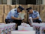 江苏宝应查获“笑气”580瓶