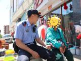 “唠嗑”式宣传 捂紧老年群体“钱袋子”