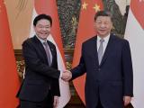 习近平会见新加坡总理黄循财