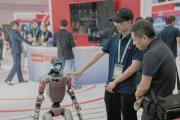 手拉手 向未来