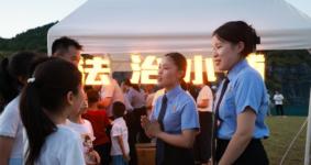 江西：“法治小铺”开进草坪音乐会