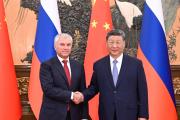 习近平会见俄罗斯国家杜马主席沃洛金