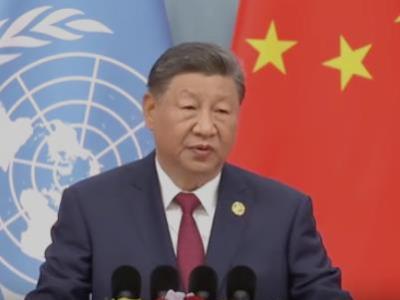 习近平出席全球妇女峰会开幕式并发表主旨讲话