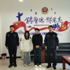 黑夜中予光、秋凉时送暖！面对无助的群众，他们用“警蓝”的热血担当，写下“为民”的生动注脚