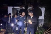 湖北通城民警深山夜寻失联老人 背出蜷缩杂草中的八旬翁