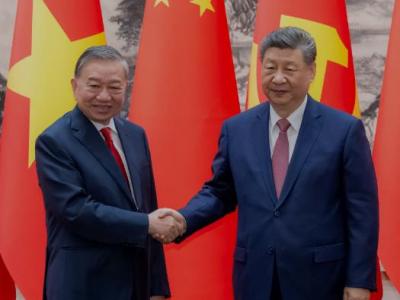 习近平同苏林共同会见中越青年代表