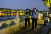3分钟救援落水游客！北京警方创新巡控模式守护城市夜间平安