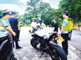 贵州交警重拳整治“飙车炸街”违法行为